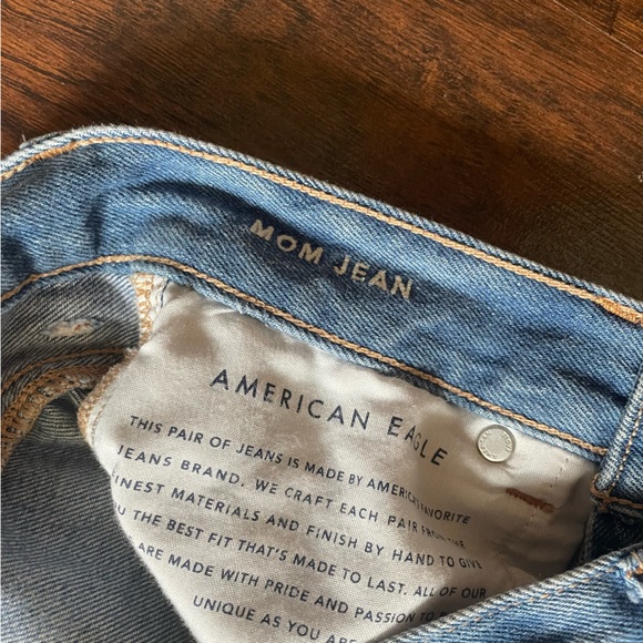 American Eagle - Raw Hem Mom Jeans - DONATING 12/31 - Picture 7 of 7